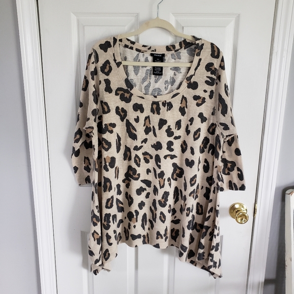 💕HP💕 Premise Leopard Print Sweater Tunic - Picture 2 of 6